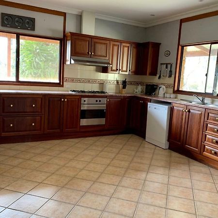 Bee'S Place - 3 Bedroom Home On 10 Acres Of Land With Distant Ocean Views Emu Bay Eksteriør billede