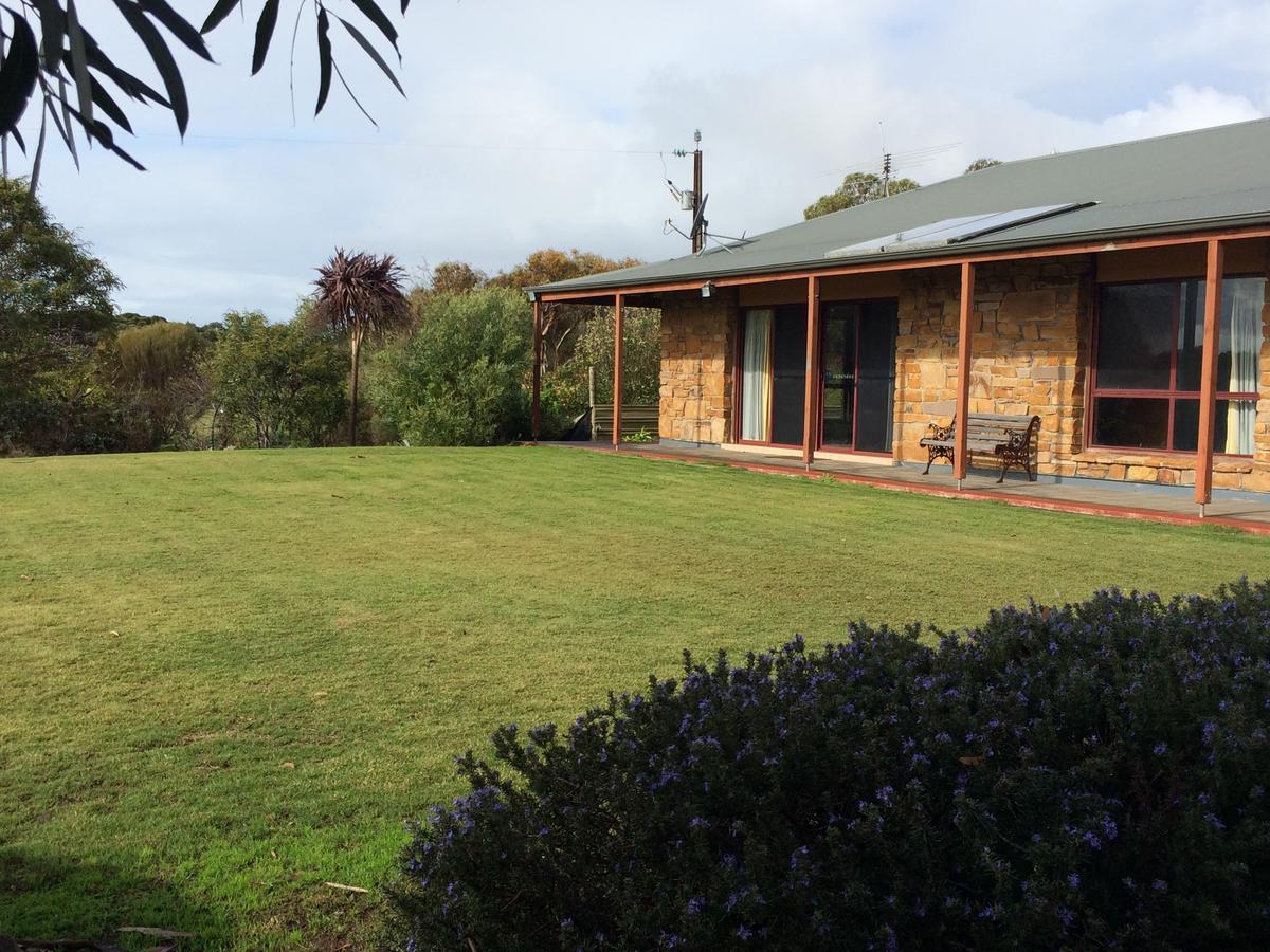 Bee'S Place - 3 Bedroom Home On 10 Acres Of Land With Distant Ocean Views Emu Bay Eksteriør billede