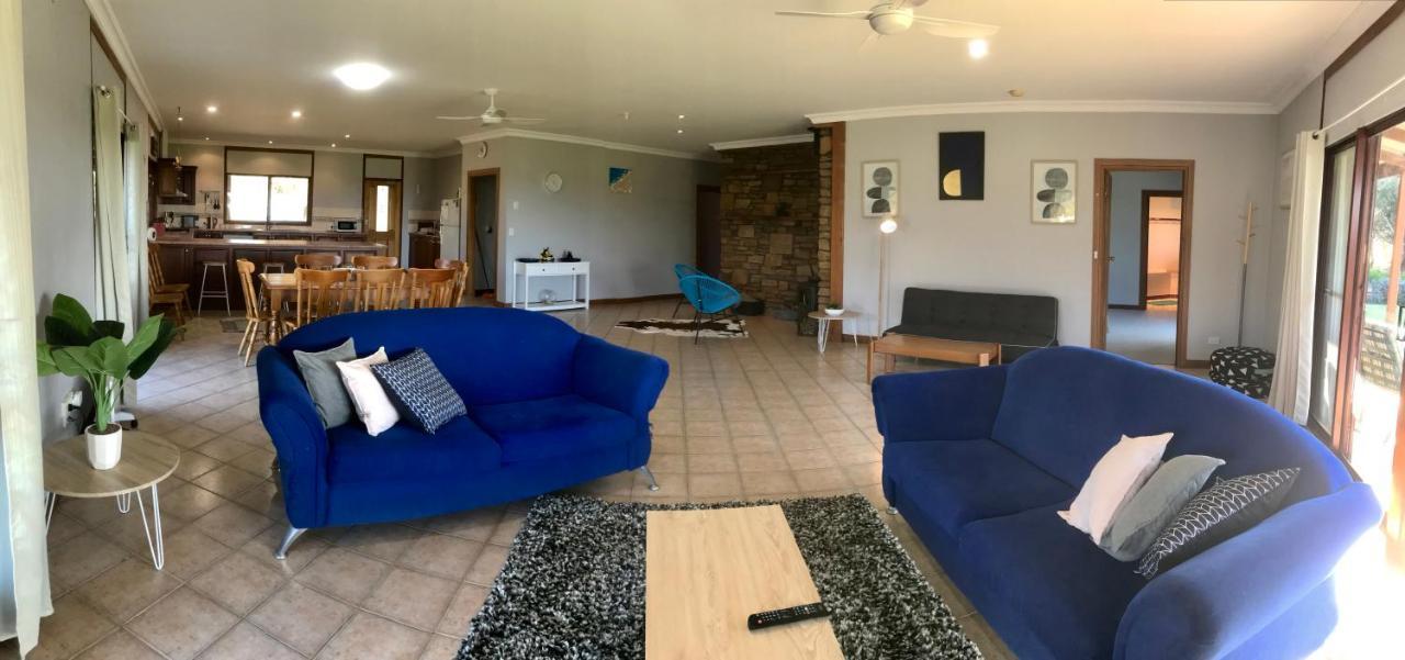 Bee'S Place - 3 Bedroom Home On 10 Acres Of Land With Distant Ocean Views Emu Bay Eksteriør billede