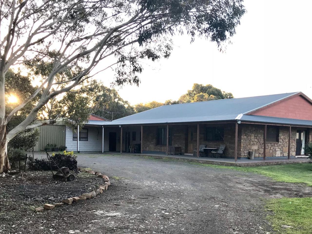 Bee'S Place - 3 Bedroom Home On 10 Acres Of Land With Distant Ocean Views Emu Bay Eksteriør billede