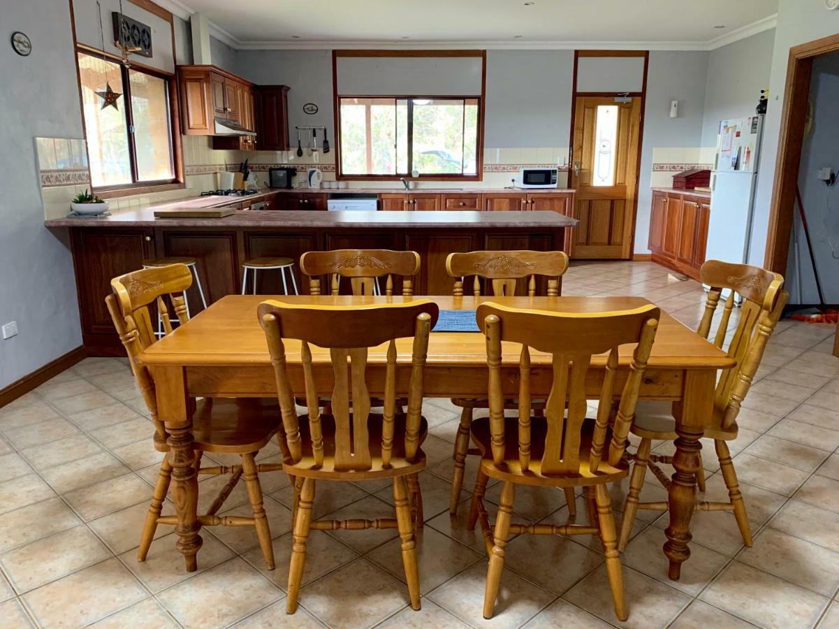Bee'S Place - 3 Bedroom Home On 10 Acres Of Land With Distant Ocean Views Emu Bay Eksteriør billede
